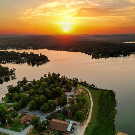 Crown Lake Resort & Spa Horseshoe Bend Exterior photo